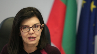 Бившият вицепремиер и партиен лидер в оставка Меглена Кунева е
