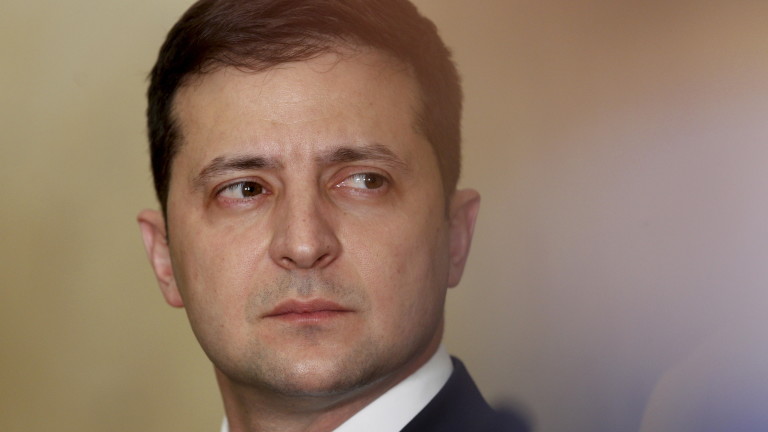 Зеленски не прие оставката на украинския премиер 