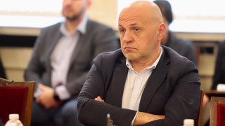 Томислав Дончев недоволен от кабинета, но не иска да пада