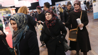 Германия затяга мерките за приемане на бежанци