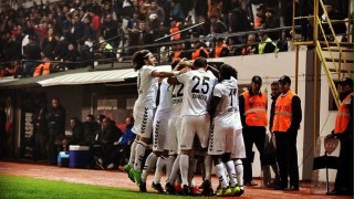 Манисаспор където играе българският защитник Даниел Димов победи с 2 1