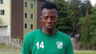 Нападателят Съндей Адетунжи ще изкара пробен период в Берое Той