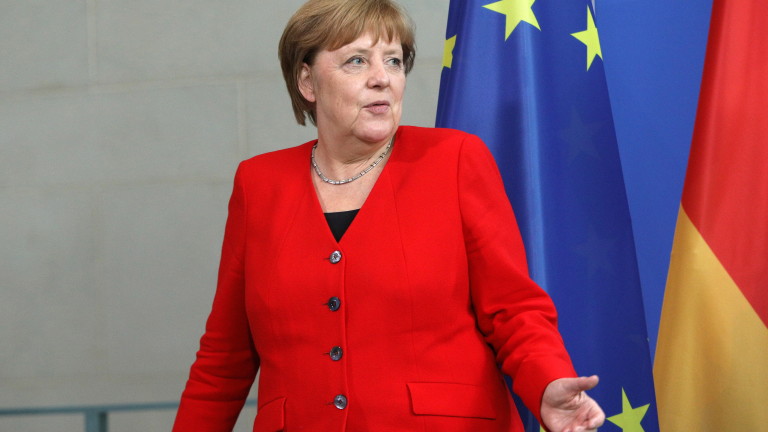 Меркел предупреди за надигането на тъмни сили в Европа