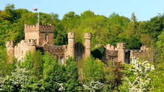 Онлайн брокерът за наемане на имоти Airbnb стартира нов сайт