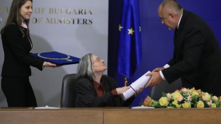 Премиерът Бойко Борисов награди лично режисьора проф Димитрина Георгиева Гюрова Савова