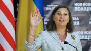 Виктория Нюланд лети за Москва, извадена от ответните руски санкции