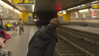 17-годишното момче, което година и половина живее от влак на влак