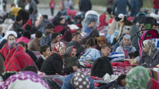 Бежанците в Одрин искат да ги пуснат към Гърция