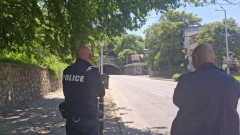 Мъж на парапета над тунел на булевард Пловдив държа 6 часа службите на крак