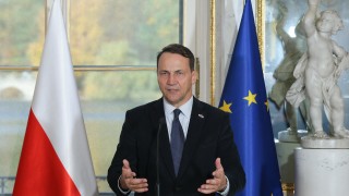 Сикорски: Европа трябва да се подготви за възможен руски удар дълбоко в територията ѝ