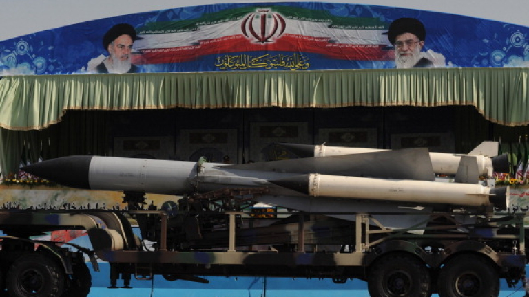 Иран изпита две ракети по време на военноморски учения