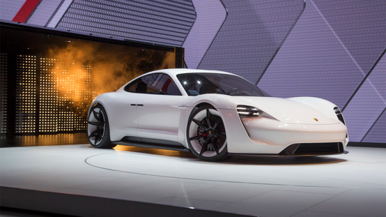 Porsche готви конкурент на Tesla Model S
