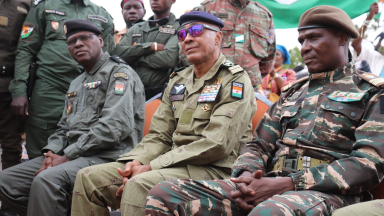 Хунтата в Нигер заяви, че 400 френски войници, които се