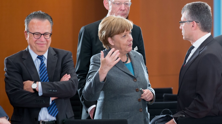 Меркел защитава сделката с Турция пред все по-невярващите германци 