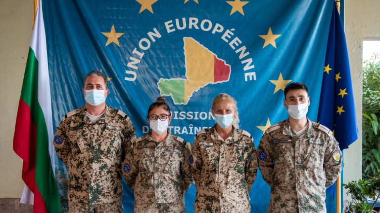Български военни медици посрещат празника на мисии в 3 континента