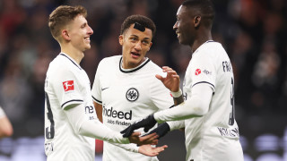 Сблъсъци между феновете предшестваха двубоя от Шампионската лига между Айнрахт