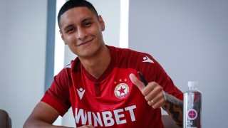 Аржентинският нападател Леандро Годой Кошмара бе посрещнат с огромен ентусиазъм