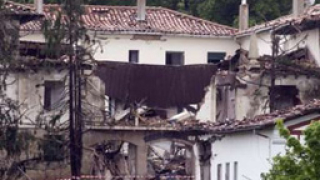 Кола-бомба уби един полицай и рани още 4-ма в Испания