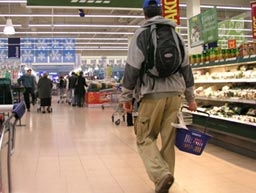Масово се краде храна от италианските супермаркети