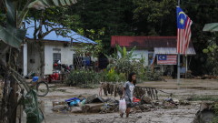 Десетки хиляди евакуирани в Малайзия след невиждани наводнения