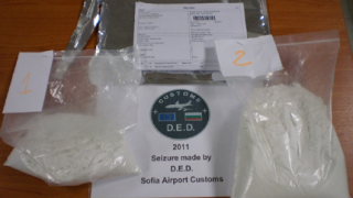 Опасни наркотици задържаха на Аерогара София