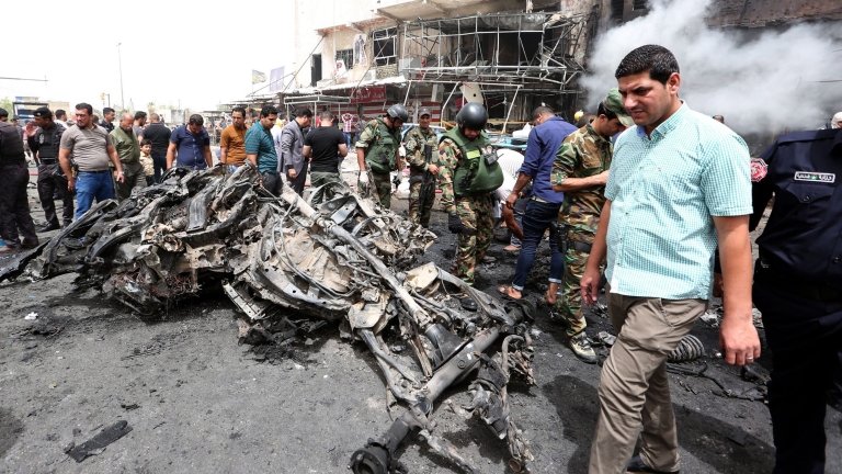 Жена детонира бомба на претъпкан пазар в Ирак, изби поне 30 души