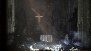 Пожарът разразил се в катедралата Нотр Дам във френската столица