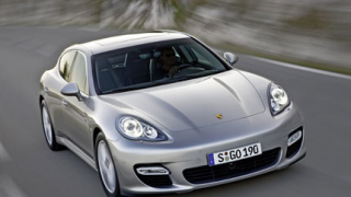 Porsche с уникално четириврато GT