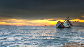 Гърция спаси седем български моряци от потъващ кораб
