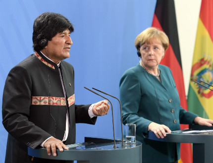 Коалиционните партньори искат разумно решение за бежанците, заяви Меркел