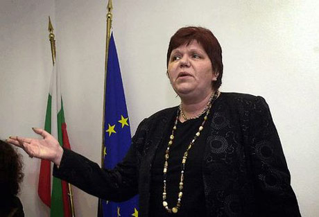 Ирена Кръстева се отказа от имотите на НАП