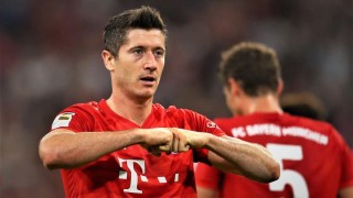 Голмайсторът на Байерн Мюнхен Роберт Левандовски вкара два гола при