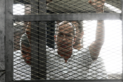Освободиха от затвора в Кайро един от журналистите на "Ал Джазира"