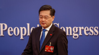 Кризата в Украйна изглежда се ръководи от невидима ръка която