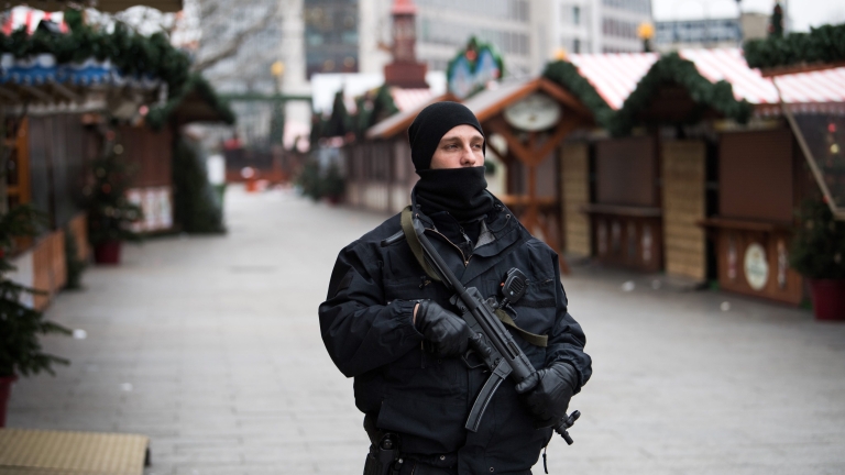 Германия дава 100 хил. евро за инфо за тунизиеца, подозиран за терора в Берлин