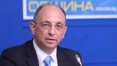 Николай Василев: Бюджет 2022 раздава пари със самосвал