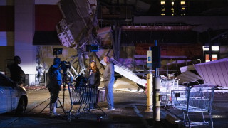 Очакваше се набиращата сила зимна буря да докара поледици сняг