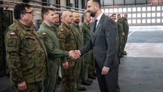 НАТО е поела контрола върху доставките на американско оръжие за