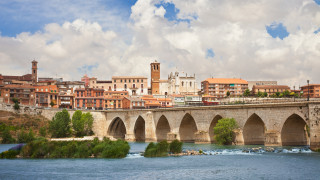 На пръв поглед Тордесиляс малък град на брега на река