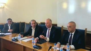 Желязков очаква от концесионера на летище „София“ нов терминал и писта