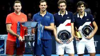 Майк Брайън и Джак Сок вдигнаха купата на двойки на финалите на ATP