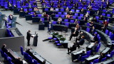 Бундестагът затяга дисциплината с глоби до 4000 евро за нарушаване на реда