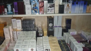 Митничари задържаха 2205 контрабандни парфюма 563 медицински изделия и 100