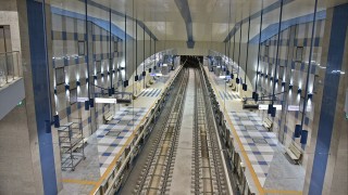 Работното време на метрото в София тази нощ ще бъде