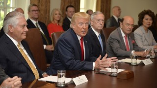 Нараства недоволството на американския президент Доналд Тръмп от работата на