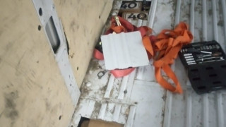 Криминално проявен е 37 годишният шофьор на микробуса в който бяха