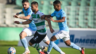 Един от най опитните играчи на Черно море Цветомир Панов се