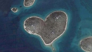 Остров във формата на сърце стана хит за Св. Валентин