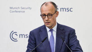 Германският канцлер Фридрих Мерц води разговори с френския президент Еманюел