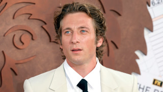 След участието си в спортната драма за братя кечисти и